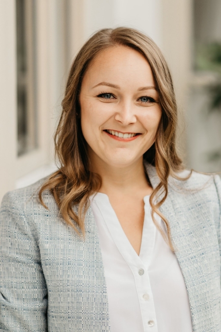 Valerie Lacher, Distrikt-Sekretär/in